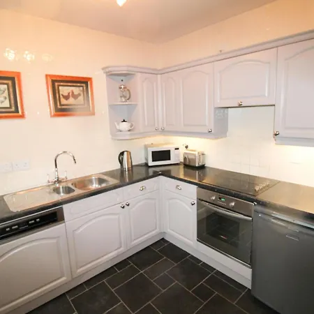 Old Bakers Ground Floor Centrally Located In With Patio Area Holiday home *