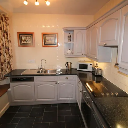 Old Bakers Ground Floor Centrally Located In With Patio Area Holiday home *