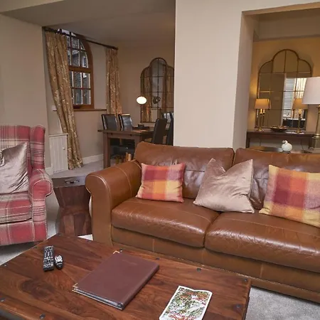 Old Bakers Ground Floor Centrally Located In With Patio Area Holiday home *