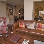 Old Bakers Ground Floor Centrally Located In With Patio Area Vakantiehuis *